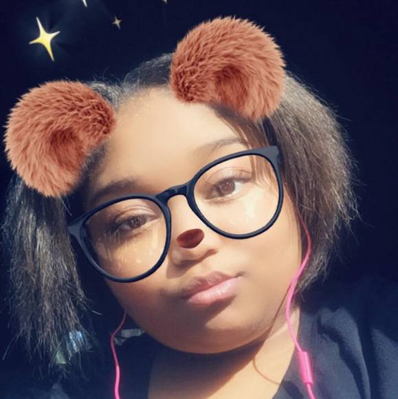 Meet your Posher, Eboni - Picture 1 of 1